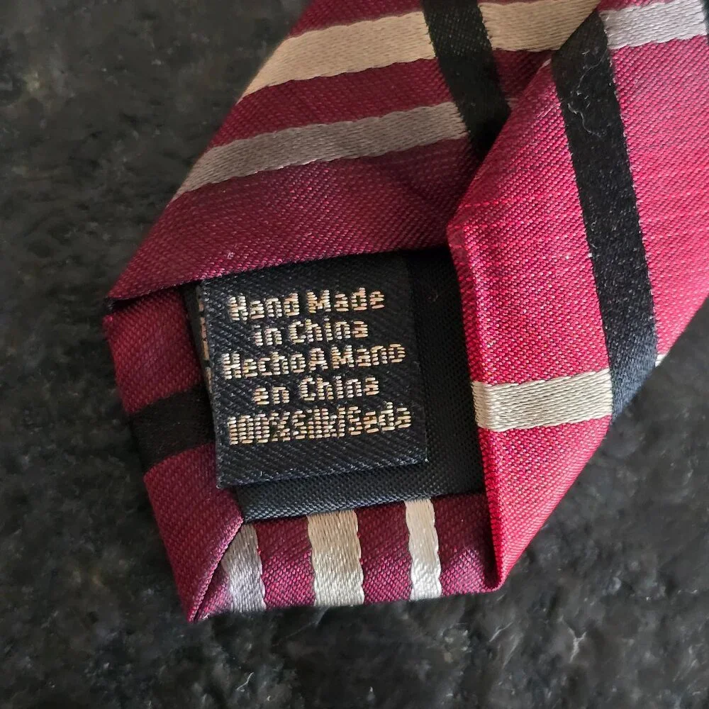VanHeusen Tie: 100% Silk
